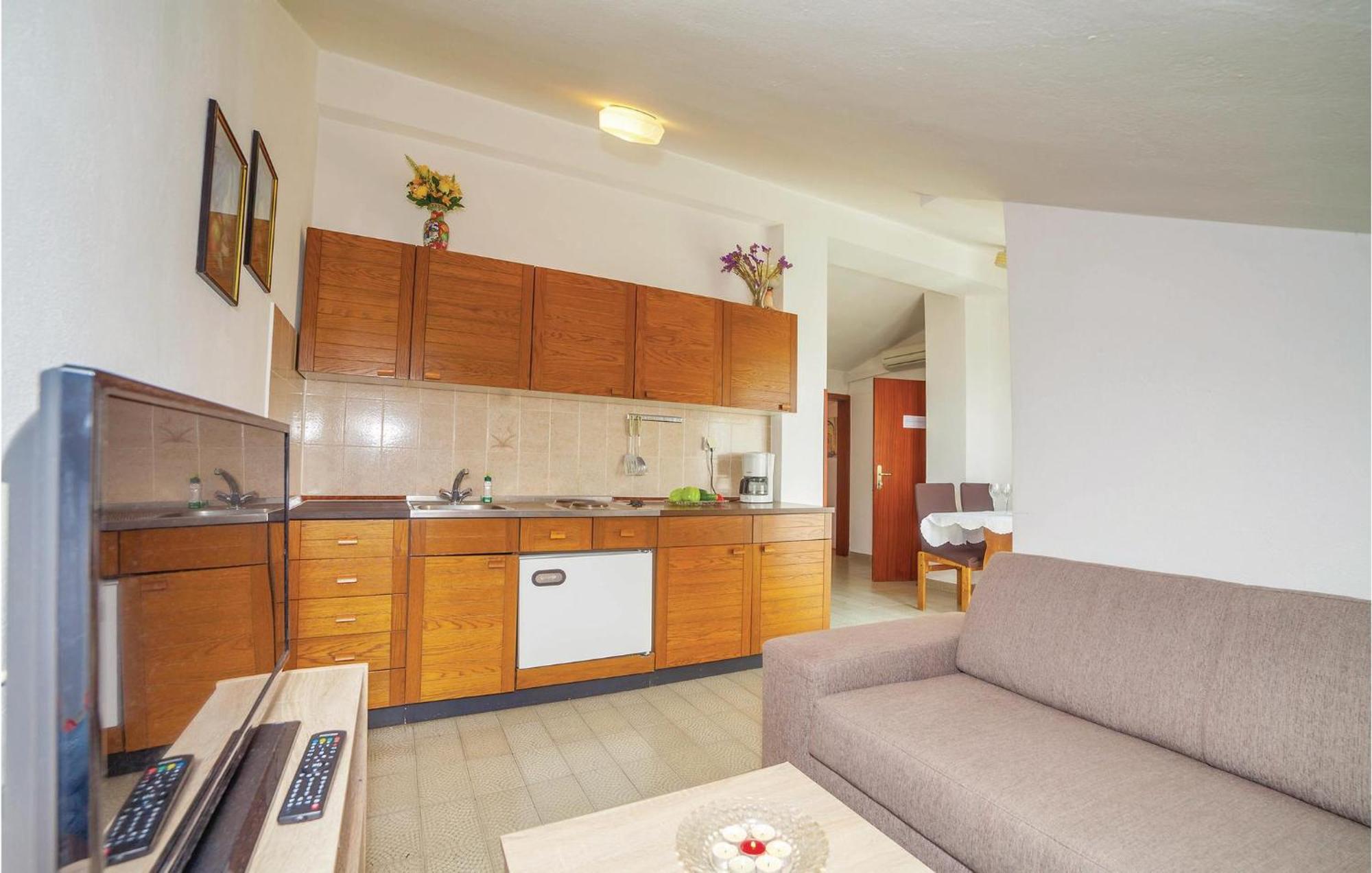 2 Bedroom Amazing Apartment In Crikvenica Dış mekan fotoğraf