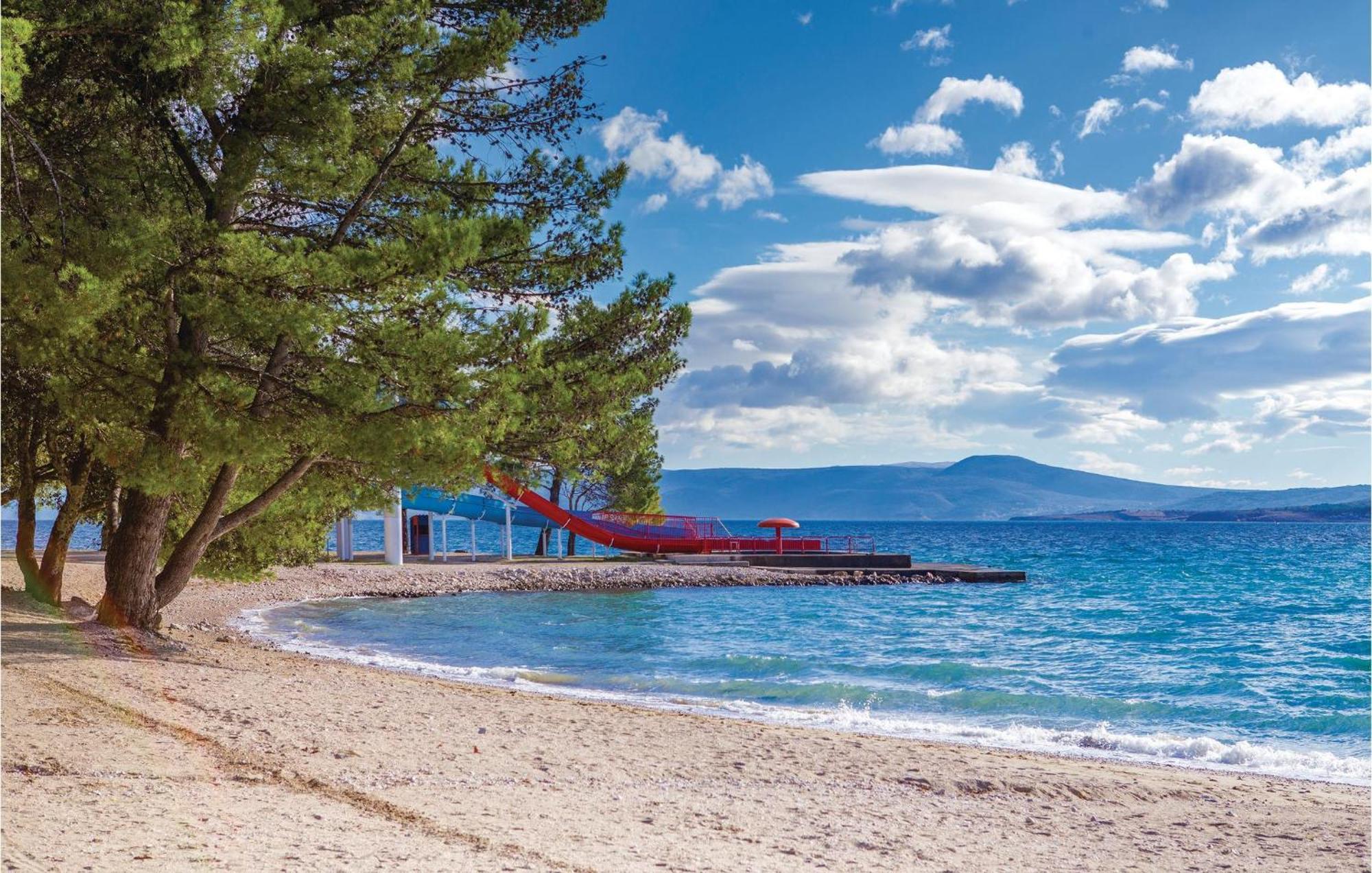 2 Bedroom Amazing Apartment In Crikvenica Dış mekan fotoğraf