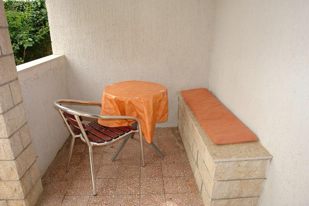 2 Bedroom Amazing Apartment In Crikvenica Oda fotoğraf