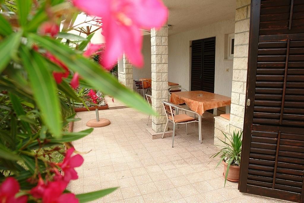 2 Bedroom Amazing Apartment In Crikvenica Oda fotoğraf