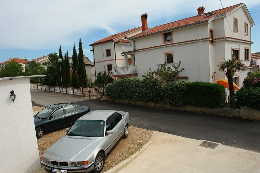 2 Bedroom Amazing Apartment In Crikvenica Oda fotoğraf