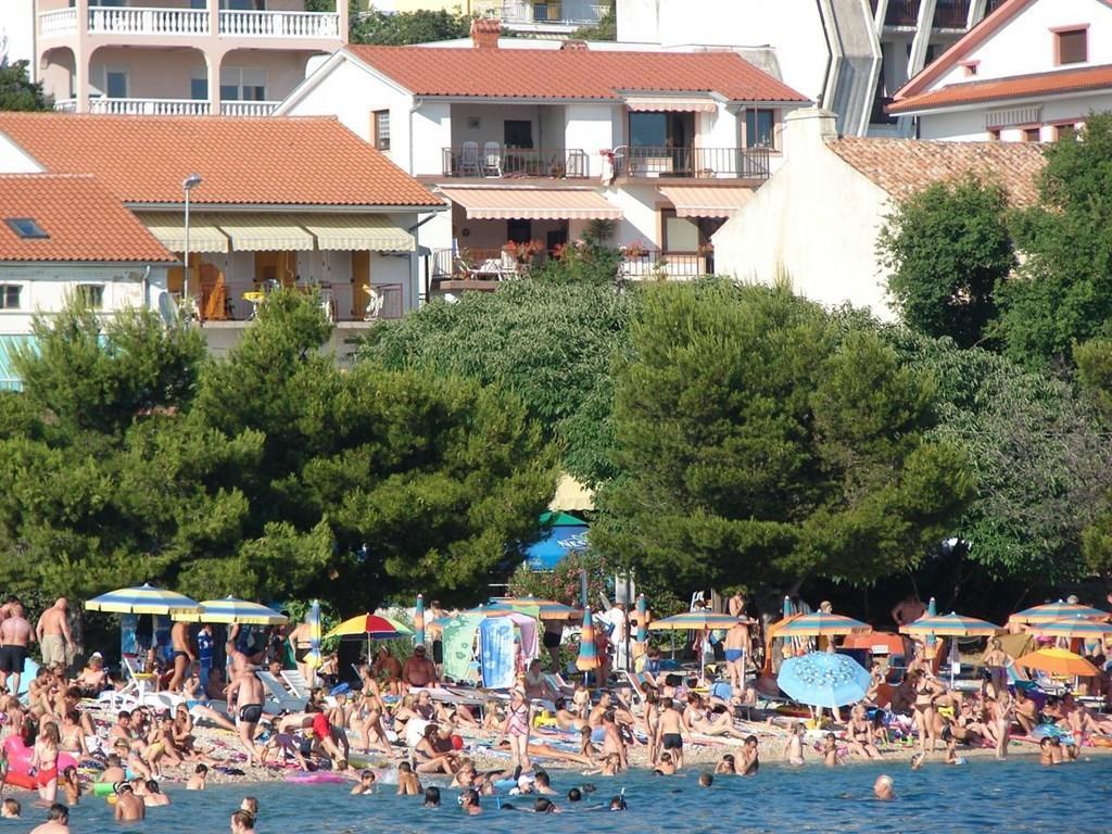 2 Bedroom Amazing Apartment In Crikvenica Oda fotoğraf