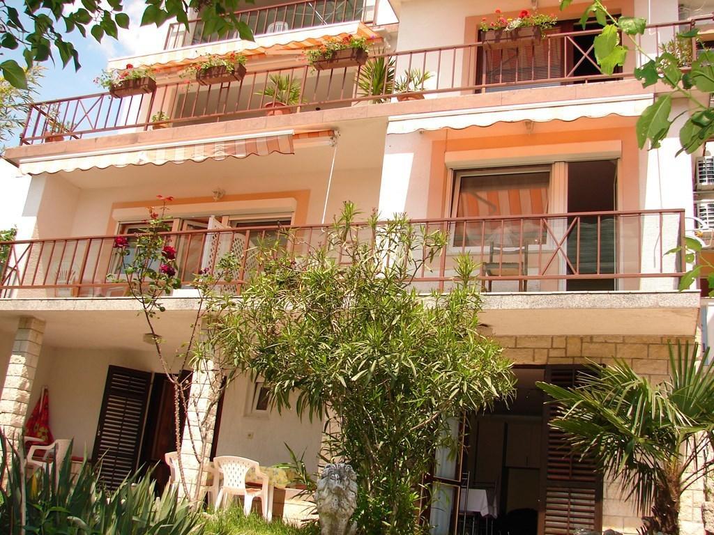 2 Bedroom Amazing Apartment In Crikvenica Oda fotoğraf